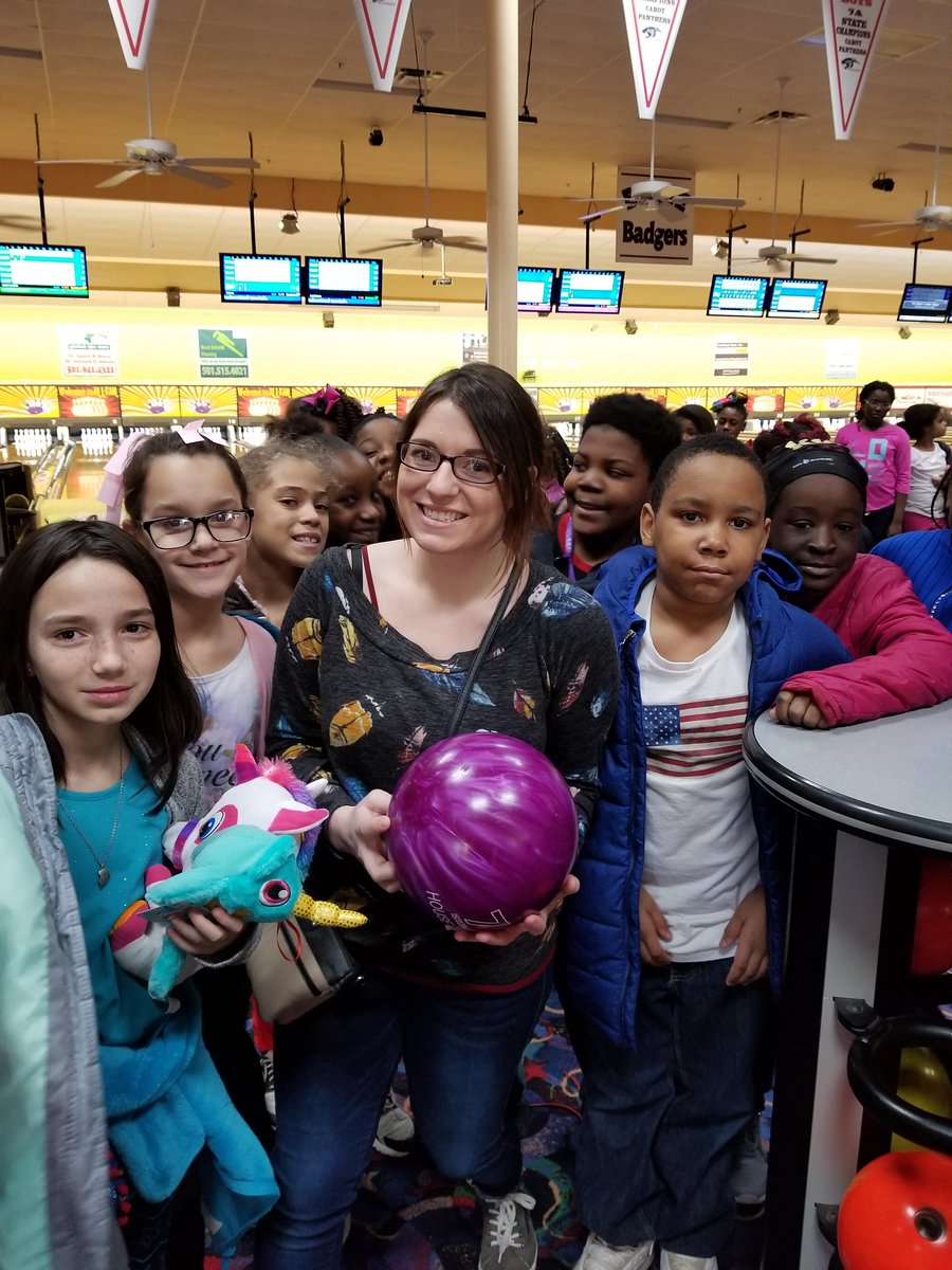 4th grade Bowling Fun! #behaviorincentive#teamtitan#wemakegood choices