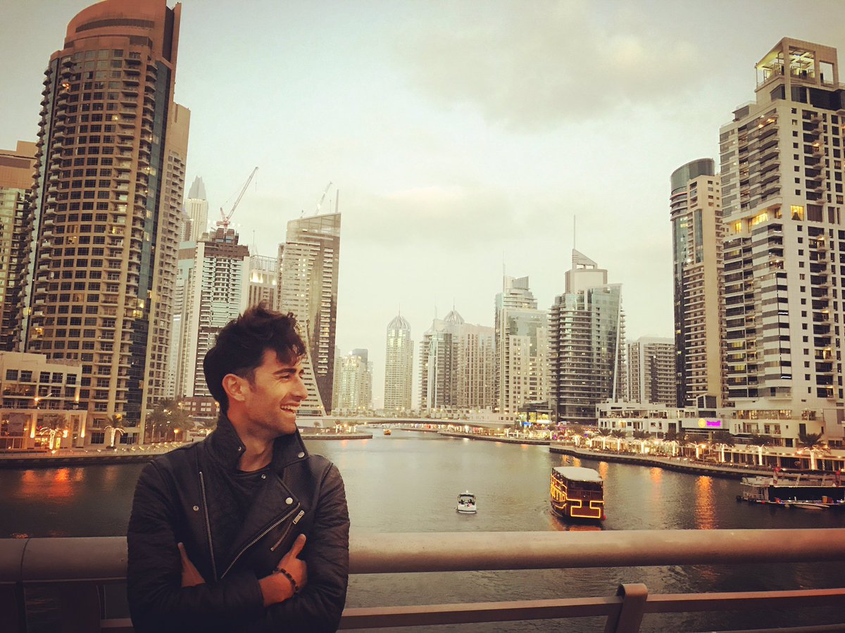 Un año después.
Misma fecha, mismo lugar, misma foto.
#Dubai 🇦🇪