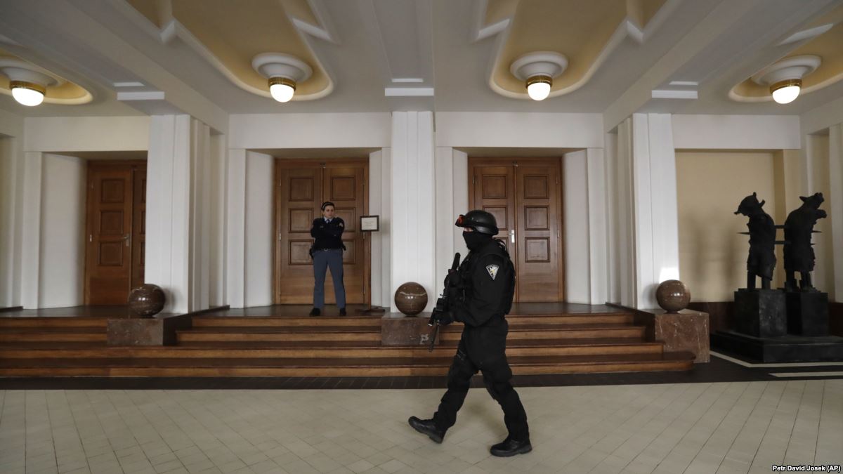 PrMediaLink's tweet photo. Czech Court Rules Russian Hacking Suspect Can Be Extradited to U.S. #Court #Legal #Law https://t.co/2d7jCQ99Du https://t.co/Tp2qvdWM4Y