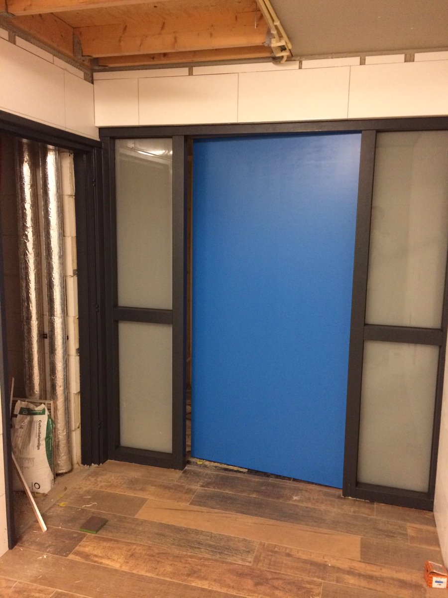 hofschilder's tweet photo. Heb het al vaker gezegd en deze keer ook niet voor de laatste keer..... Werken met #kleur is altijd geweldig! Alles strak in de lak 👍🏻#verf https://t.co/sdYrWAS6Dr