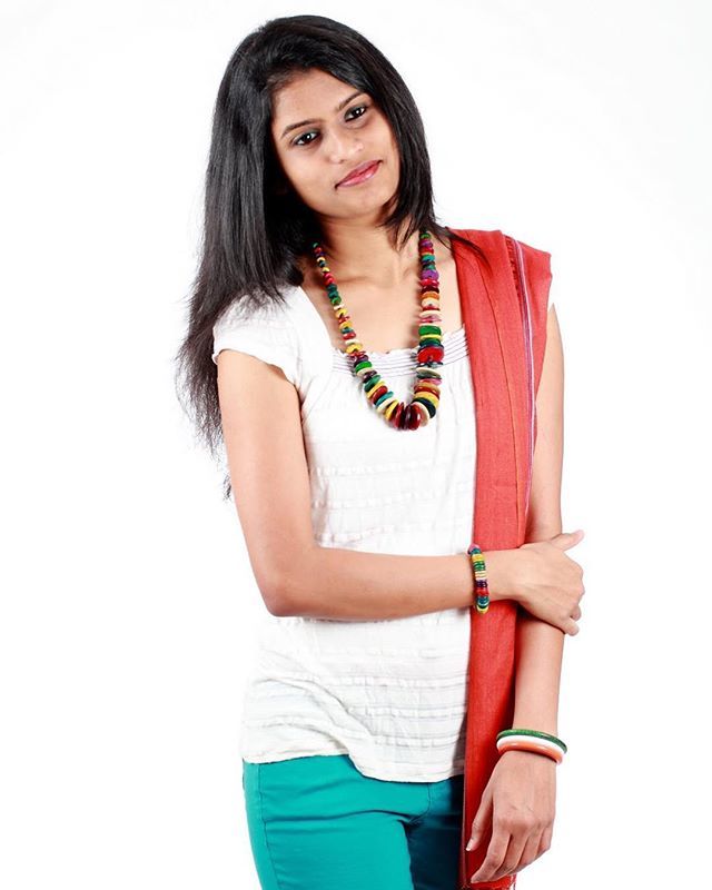 TheEvrydayGirl's tweet photo. Throwback to 6years ago when we did a photo shoot on republic day of India. 🙂
.
Happy Republic Day! 🇮🇳 .
.
.
.
.
#indian #festivals #republicday #republicdayindia #celebrations #indianattire #traditional #lookbook #personalstyle #stylegram #stylediar… https://t.co/yCUTI1pXxv https://t.co/X28xbdXyUD