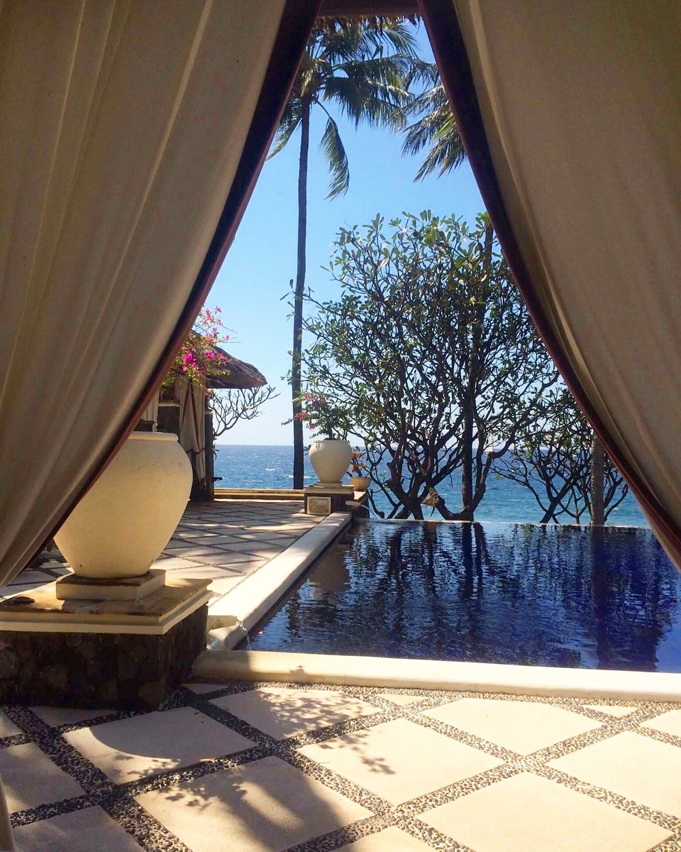Emily__Steele's tweet photo. Back to Bali in June and I am so excited π #paradise #graduationtreat https://t.co/aRgMmUHDpr