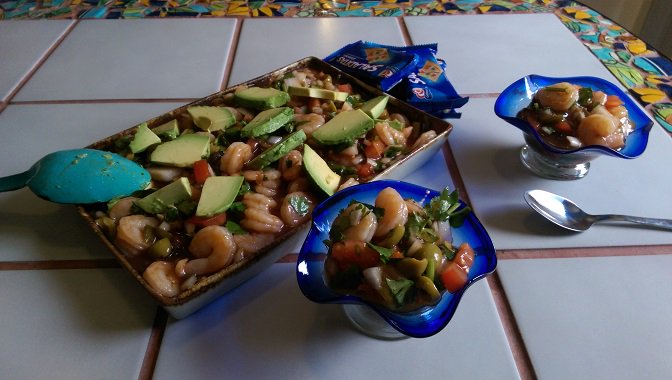 Be the big #winner at your #SuperBowl party with <a href="/CuisineXplorers/">Claudia Alarcón</a>' recipe for #Mexican #shrimp #cocktail. A #Touchdown every time! Learn more this Sunday 7:35am CT on <a href="/KUT/">KUT Austin</a> &amp; 9:55am CT on <a href="/KUTX/">KUTX 98.9</a> tiny.cc/mexishrimp