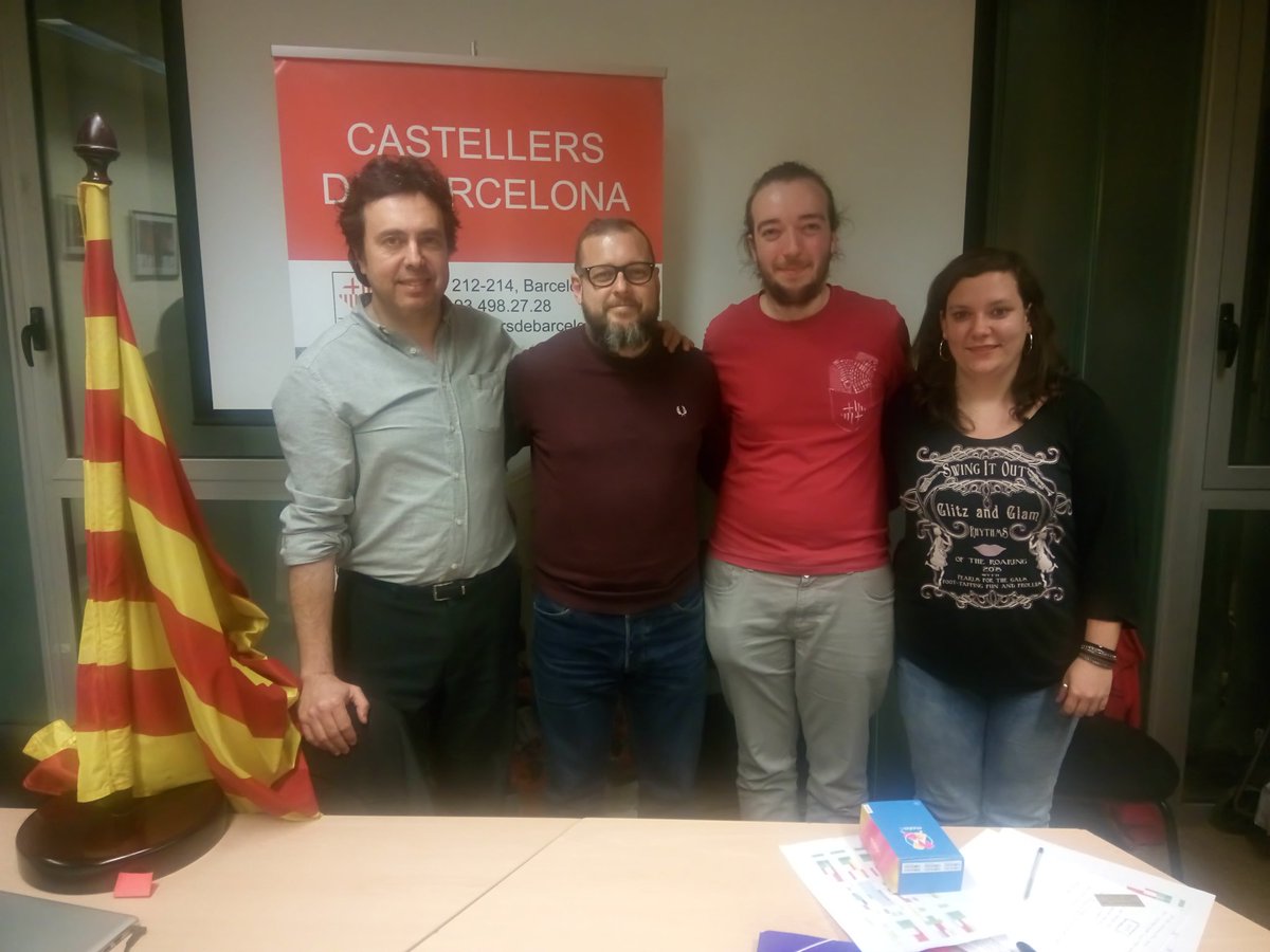 CdBCN's tweet photo. Comencem la temporada! Acomiadem l'antic president @rafacasteller i cap de colla @merymm4 per donar la benvinguda a @freecates i @jordiplanas495, els desitgem el millor a ells i als seus equips! #castellers #SomBarcelona https://t.co/0TQgHiT6vM
