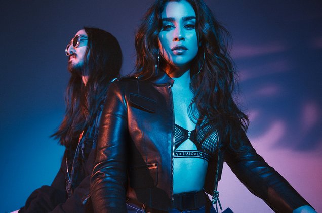 BarbzUnitedWW's tweet photo. Lauren you know that i love you so much right??? @LaurenJauregui follow your fans that RT here?? we support u very much! te amo LINDAAA #AllNightMusicVideo ft @steveaoki https://t.co/PmlhVokvys 🖤 https://t.co/a4n624WHUS