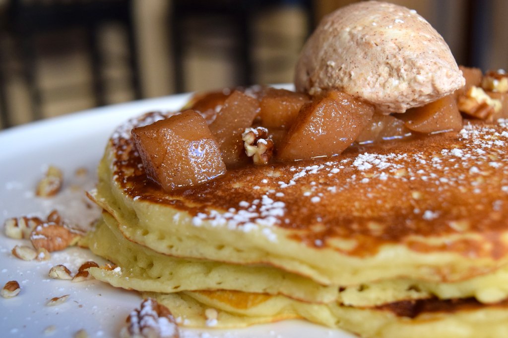 Breakfastwitbex's tweet photo. Why wood(ward) you sleep in when you could go to brunch? https://t.co/pr54MJFp5p https://t.co/ZOKf4uxRBt