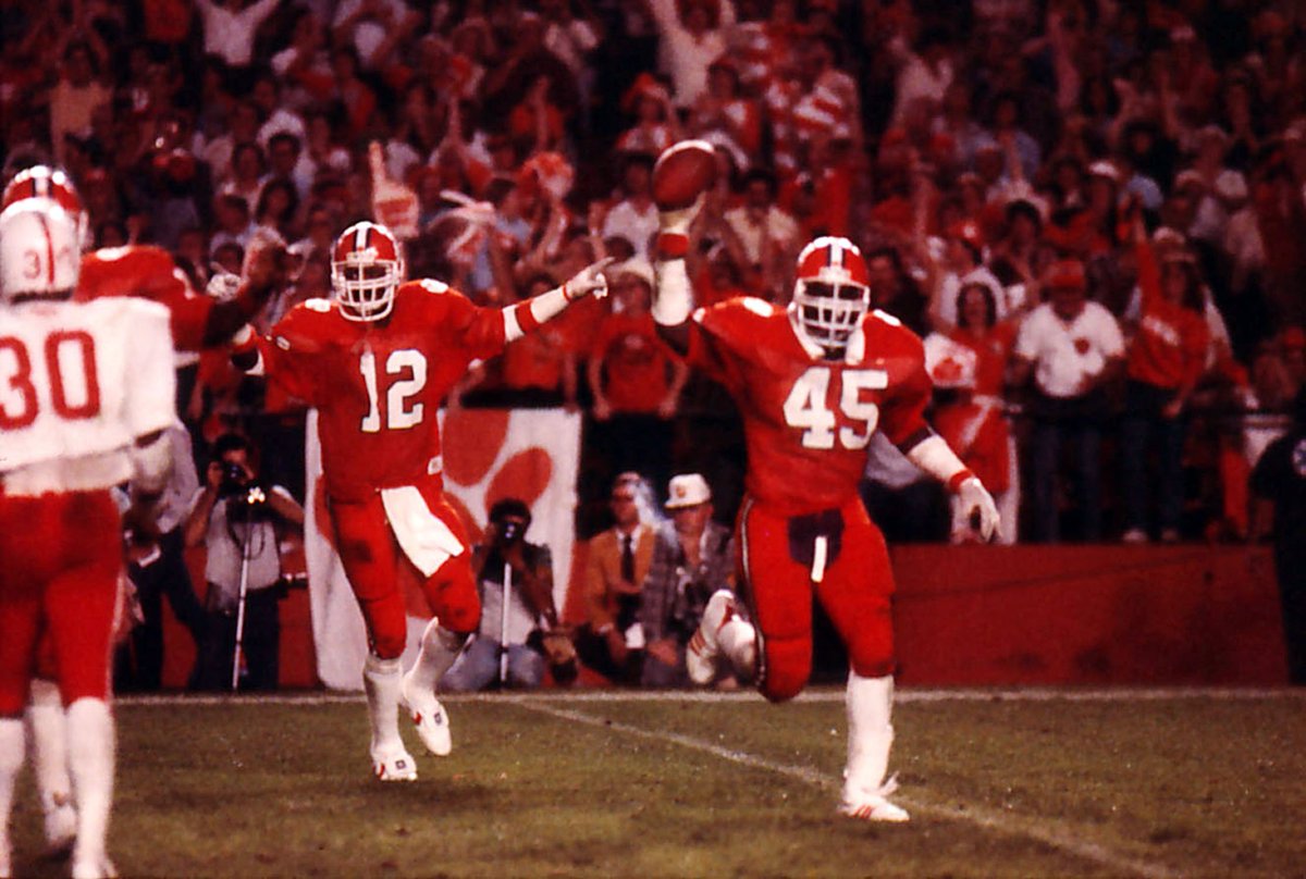 SCFootballHOF's tweet image. Happy Birthday to The Judge! #SCFHOF16 @ClemsonFB scfootballhof.org/inductee/jeff-…