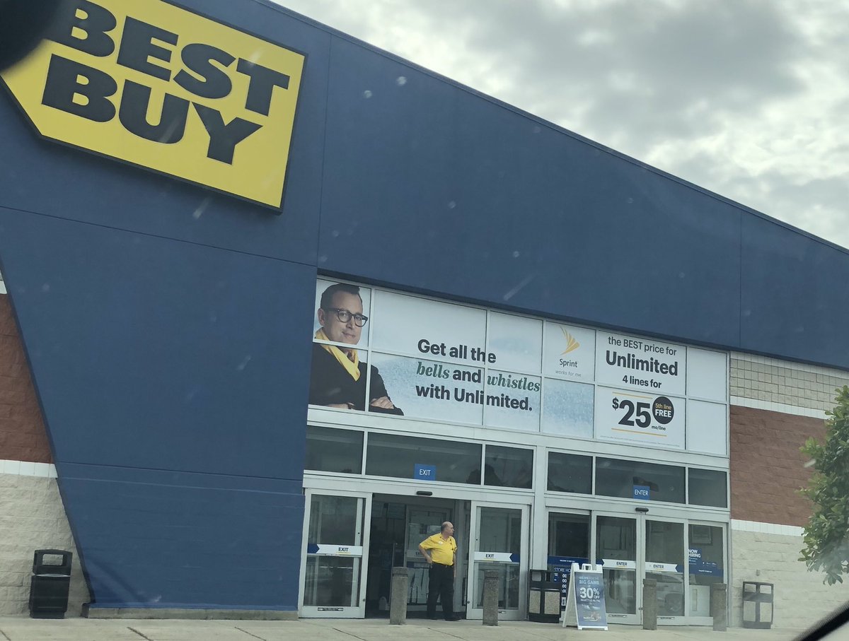 Holidays may be over but the Fantastic Sprint deals at Best Buy are not!! <a href="/todd_margavio/">todd margavio</a> <a href="/markjacksonKC5/">Mark Jackson</a>