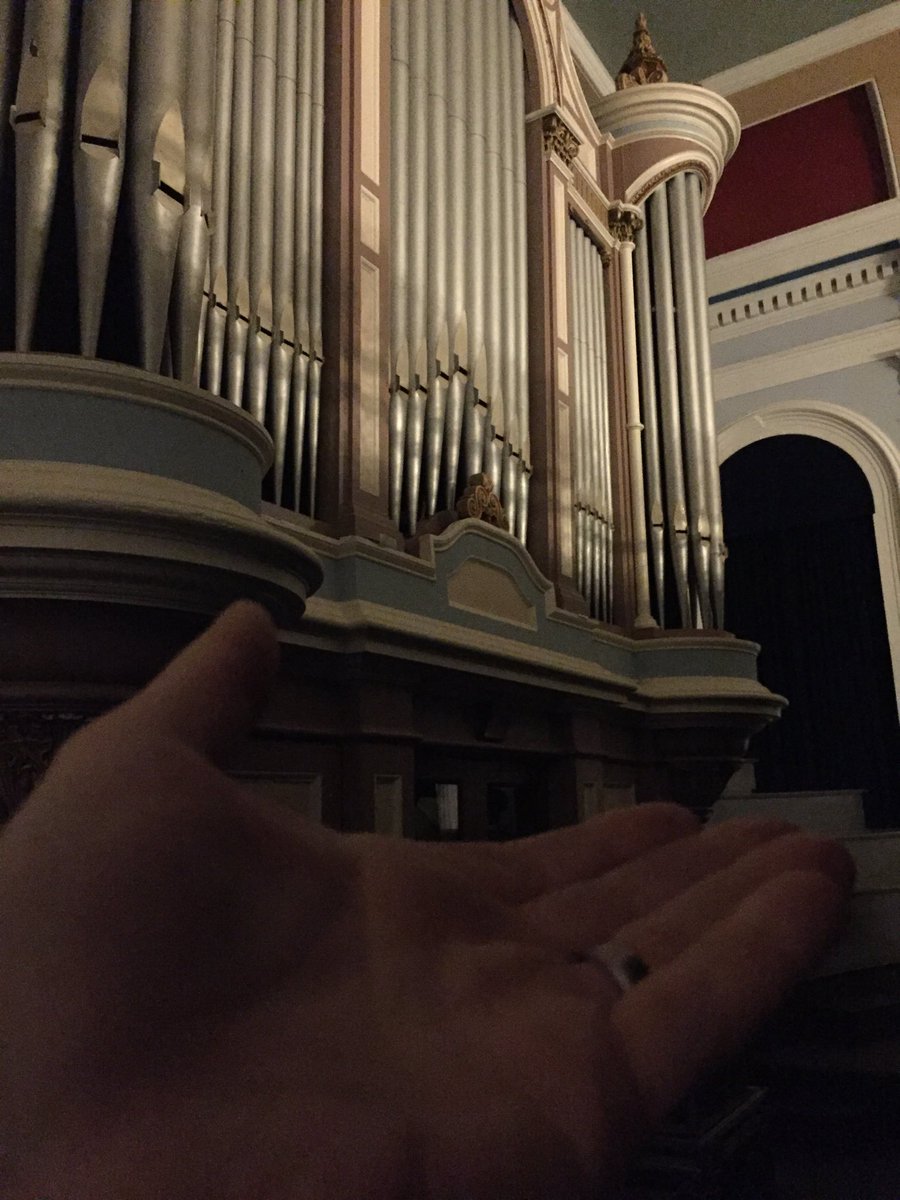 Wakemanofficial's tweet photo. Nice to have a massive organ in my hand for a change...
@SnakecharmerGB https://t.co/qBE13bYSwP