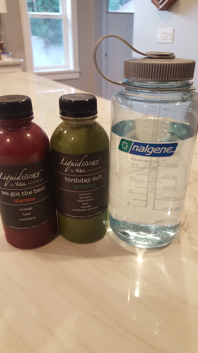 Happy #Friday! The day started with #spin <a href="/TEAMridestudios/">TEAMride</a>. Now #juice from <a href="/LiquidologyBar/">Drink Liquidology</a> (didn't have #vitality or what's up doc 😣). #water all day, work, #weekend! #TGIF #TGIFriday