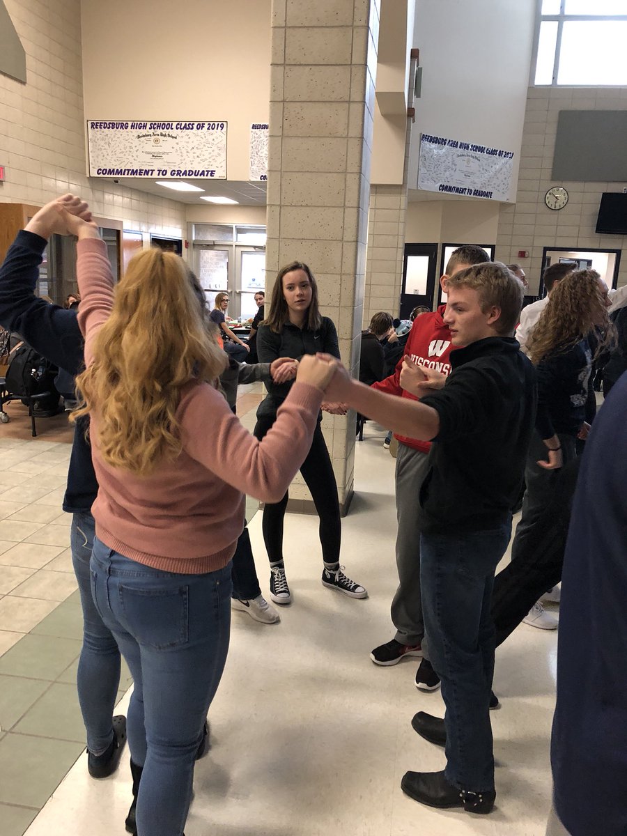 mjteeeee's tweet photo. The fun continues...#WinterCarnival #ReedsburgPride #LunchGames https://t.co/lol34TsS1a