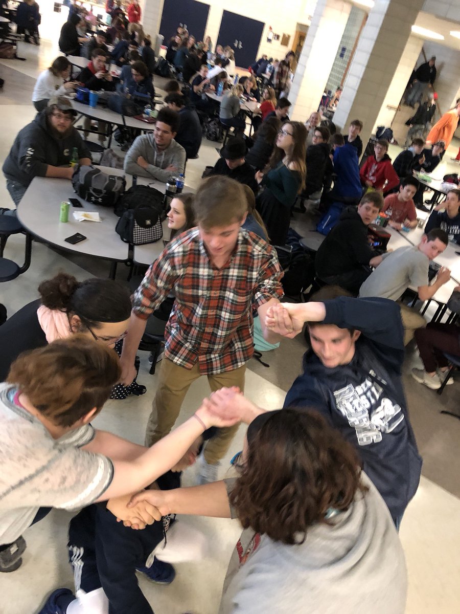 mjteeeee's tweet photo. The fun continues...#WinterCarnival #ReedsburgPride #LunchGames https://t.co/lol34TsS1a