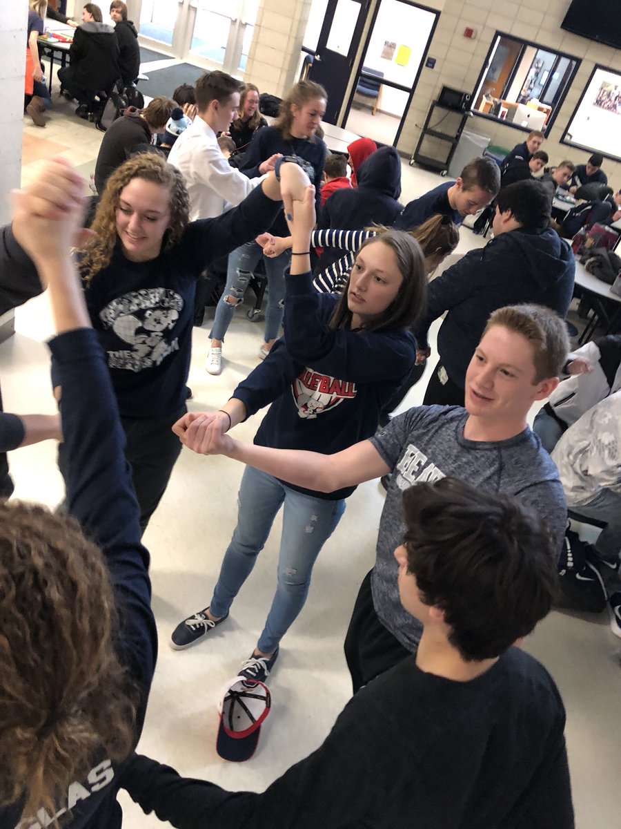mjteeeee's tweet photo. The fun continues...#WinterCarnival #ReedsburgPride #LunchGames https://t.co/lol34TsS1a