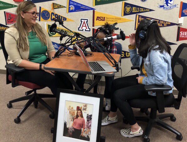 collegetocaree2's tweet photo. Retired Army veteran Sergeant Banks talks to recent Army enlist Isabella about military service #inderkum https://t.co/M2xBvtU4KO