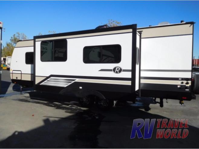 RVTravelWorldCA's tweet photo. It’s time to relax in comfort everywhere you go. You even have the choice to take along a few overnight guests if you like. Take a look at this #New 2018 #Cruiser Radiance Ultra Lite 25RB: https://t.co/D9uCOhDqZN #RVTravelWorld #Sacramento #California #RVing #Travel #RV #Outdoors https://t.co/SVF71Qxjv0