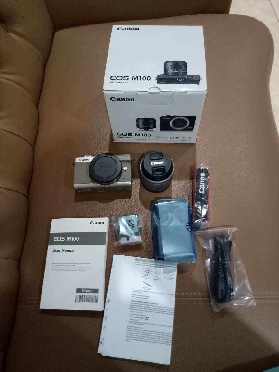 Jual Canon EOS M100 Grey New ya hadiah jd ga saya pakai. 6.5jt aja COD Jakarta ya