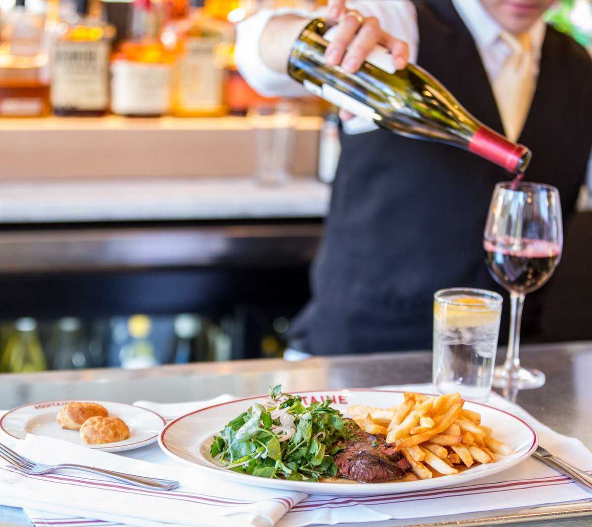 AquitaineBoston's tweet photo. suns out and the bar is lit. (and by lit we mean not dark... cause the suns out) #dontgetcrazy #lunchinthecity #boston #french #steakfrites https://t.co/1MHvTnCmJU