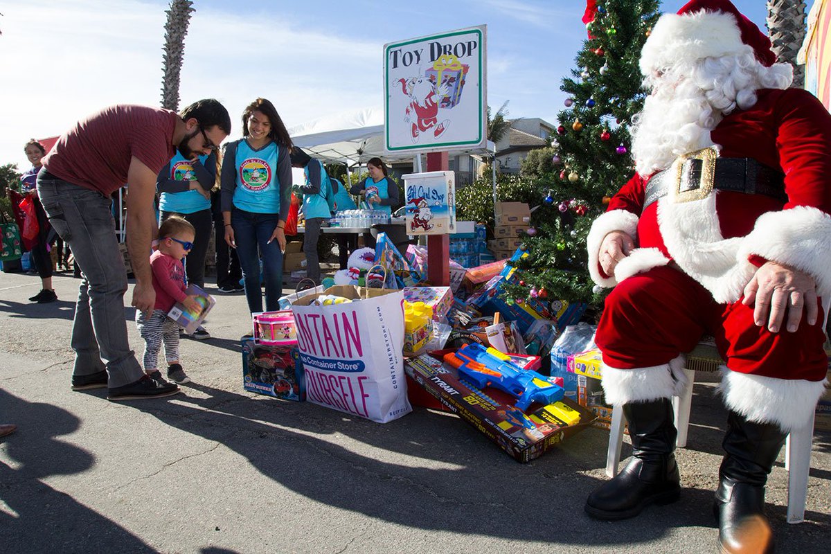 Santa To The Sea tweet media