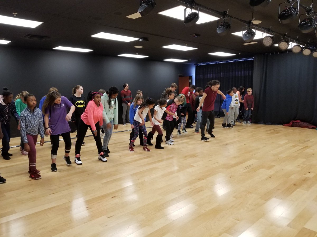 FairviewWildcat's tweet photo. Maxx Reed came to teach dance class today! https://t.co/o7RCOZY3Rx