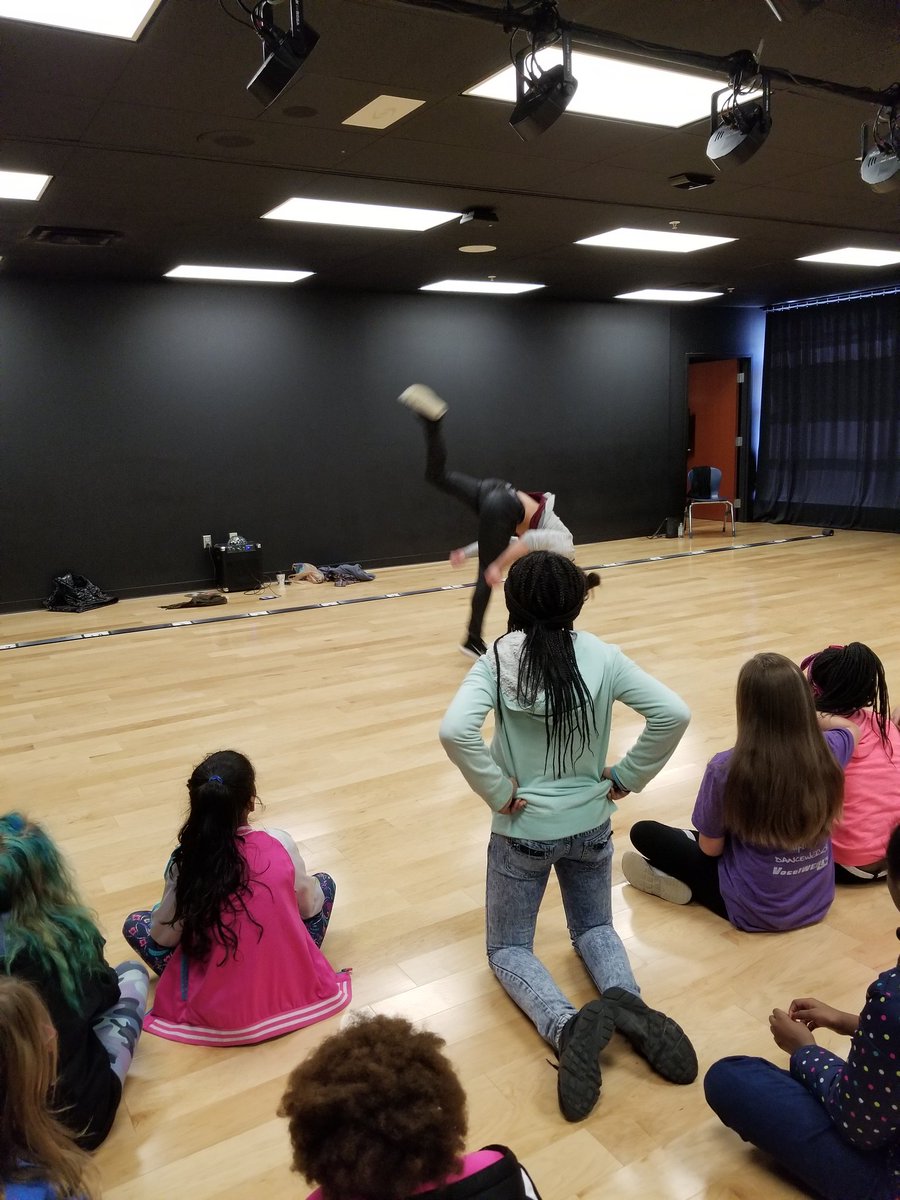 FairviewWildcat's tweet photo. Maxx Reed came to teach dance class today! https://t.co/o7RCOZY3Rx
