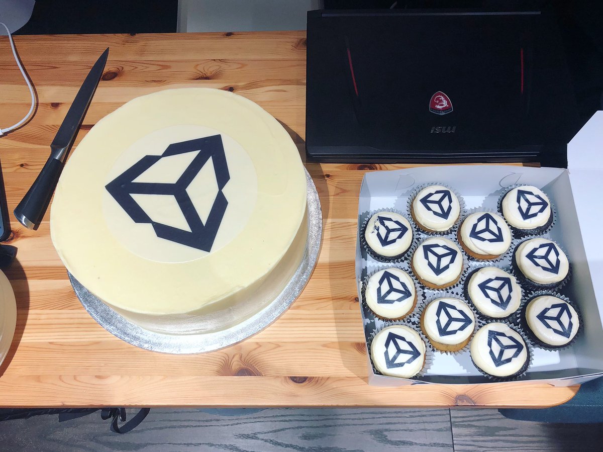 KageonPlays's tweet photo. #unity3d unity3d: RT LisaSEliasson: So pleased with how our Cake and Vegan cupcakes turned out 😻 Thank you Cloud 9 🎂💕 🌈#GGJ18 #ggjcake unity3d https://t.co/n69Oaj8b9t