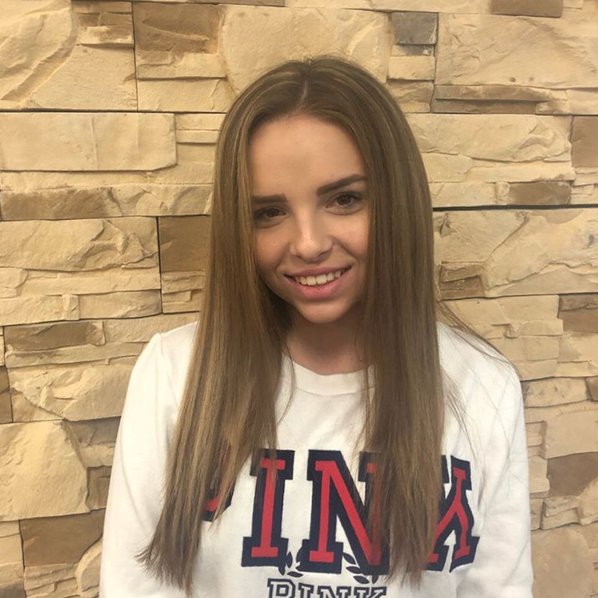 PepperAnnexHair's tweet photo. ☀️ Babylights ☀️ a little summer pop for the winter blues! #babylights #virginhair #prettyhair #pinteresthair #hairinspo #subtle #colorandcut #behindthechair #modernsalon #btc #ishopcl #smallbusinesssaturday #bright #firsthighlights #longhair #pretty https://t.co/QAXpk02lKD