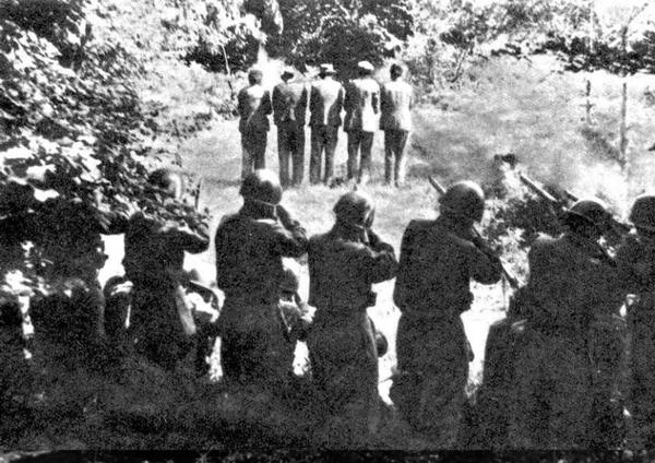 marcolanzara's tweet photo. Ricordiamo tutti i genocidi della storia:
-Shoah
-Armeni
-Cambogia
-Le Foibe
-Stalin
Facciamo che la giornata della memoria rinfreschi la memoria a tutti quelli che ancora oggi innegiano regimi totalitari come se avessero fatto davvero qualcosa di buono .#GiornataDellaMemoria2018 https://t.co/Az7fifulWC
