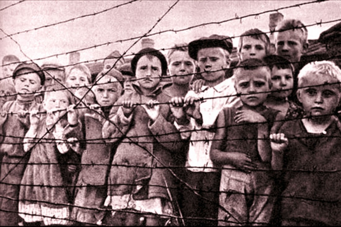 marcolanzara's tweet photo. Ricordiamo tutti i genocidi della storia:
-Shoah
-Armeni
-Cambogia
-Le Foibe
-Stalin
Facciamo che la giornata della memoria rinfreschi la memoria a tutti quelli che ancora oggi innegiano regimi totalitari come se avessero fatto davvero qualcosa di buono .#GiornataDellaMemoria2018 https://t.co/Az7fifulWC