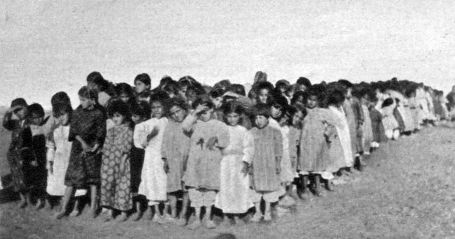 marcolanzara's tweet photo. Ricordiamo tutti i genocidi della storia:
-Shoah
-Armeni
-Cambogia
-Le Foibe
-Stalin
Facciamo che la giornata della memoria rinfreschi la memoria a tutti quelli che ancora oggi innegiano regimi totalitari come se avessero fatto davvero qualcosa di buono .#GiornataDellaMemoria2018 https://t.co/Az7fifulWC