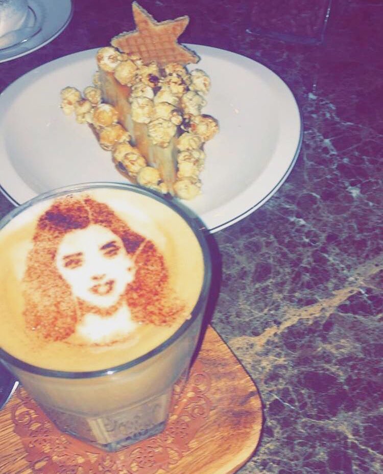 BalqeesFathi's tweet photo. هذا بأي كوفي شوب؟! دلوني عليه ابي اروح أشربني 😂😂😂😂🤪 https://t.co/b9eLjZ1H3n