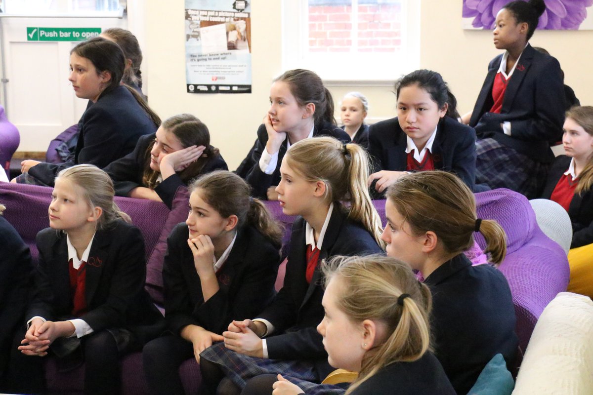 MaddockQAS's tweet photo. This week the L4's celebrated the 100th Day at @QASCaversham the best way, with donuts! #100days #queenannesgirl https://t.co/wVDgiwB941