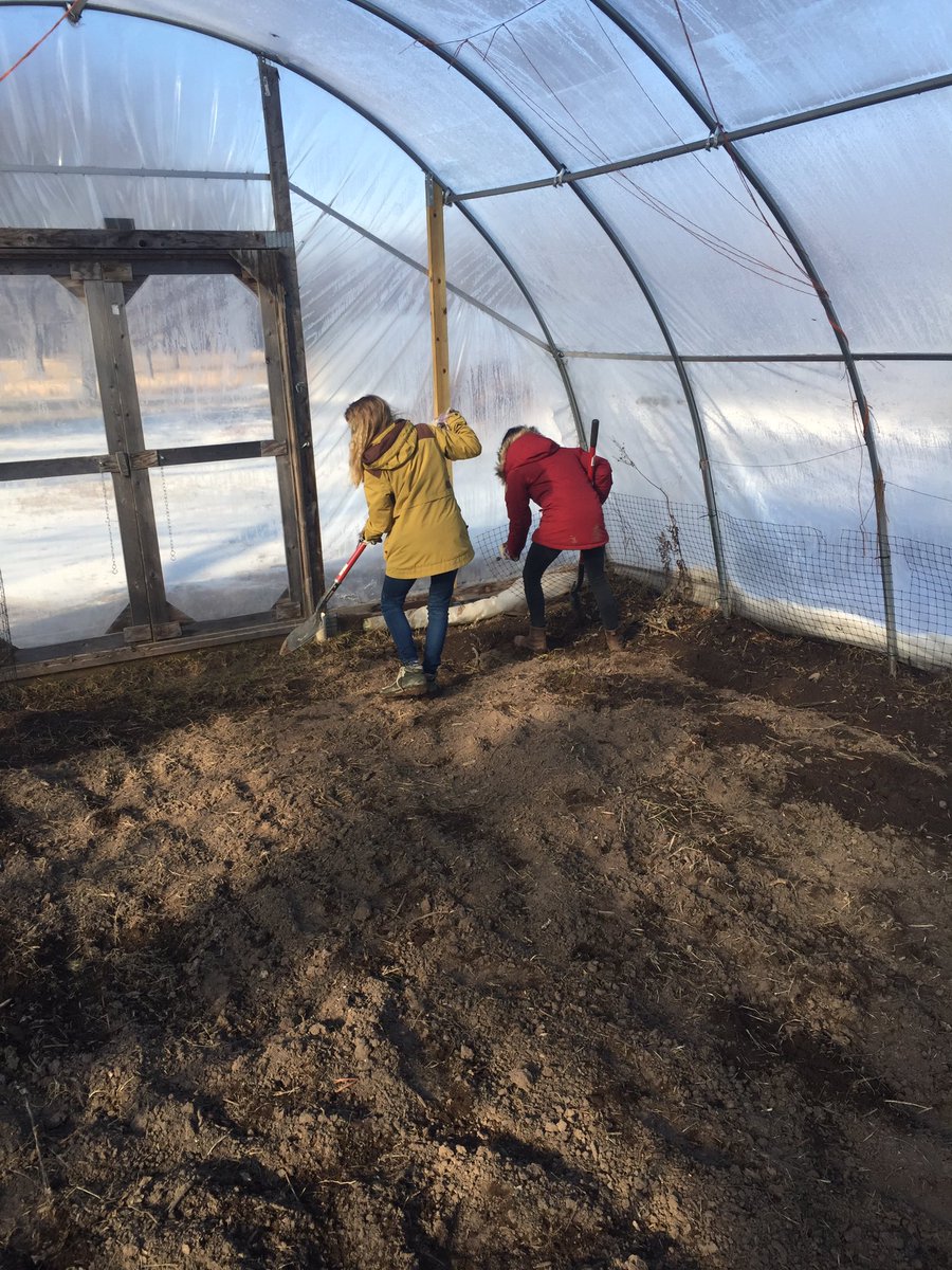 ValleyNew's tweet photo. Valley New School students experience service learning outdoors in January. The hoop houses at Riverview Gardens were nice and warm! https://t.co/2lQz2H7hP4