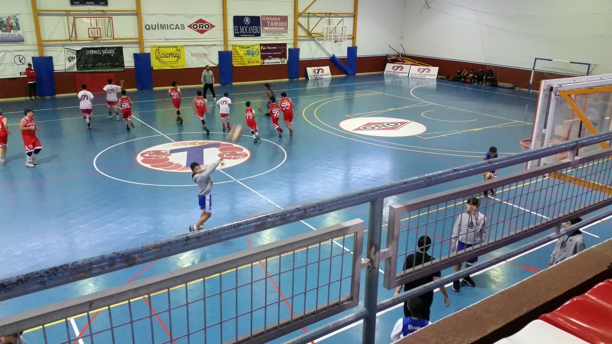 fjparrillagomez's tweet photo. Una buena forma de pasar la tarde de viernes. Disfrutando de #Basket  @buenconsejoll ante #Tacoronte #deportebase @pbacallado @CB1939Canarias @cairos94 @erodriguez_elsa @ItamarBarnandez @jbenitomedina https://t.co/mWRa8WeUF5