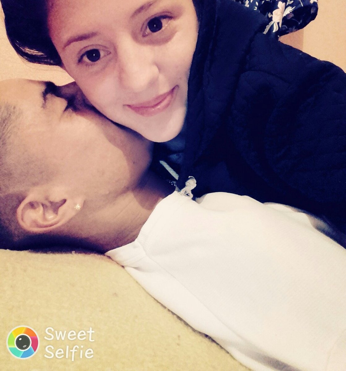 CatMiilena's tweet photo. Soy La chicaa mas Feliz del Mundoo porque ah tu ladoo todoo es tan Hermosooo Amoor Mioo ❤ https://t.co/HsAp20GQ3v