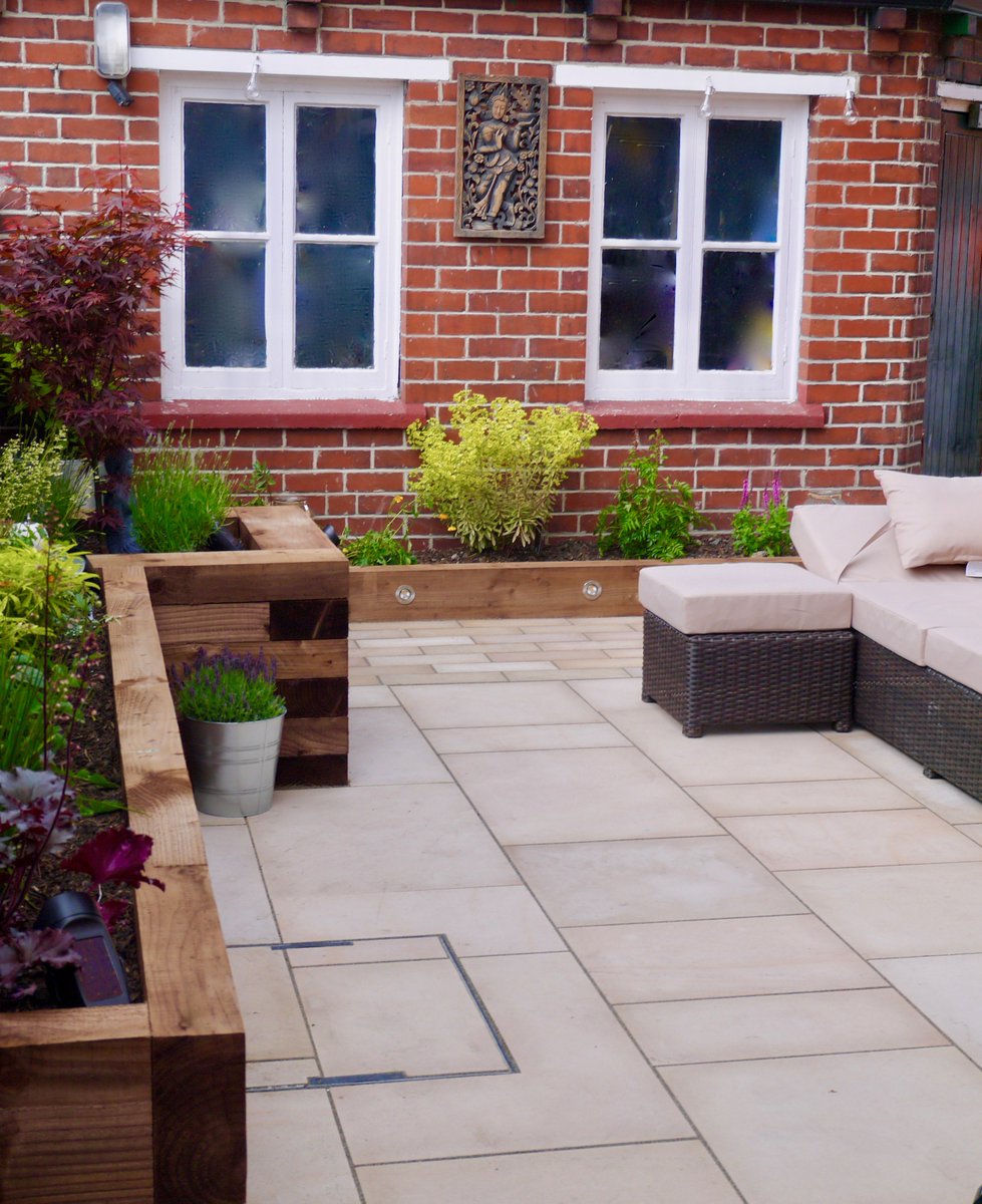 elmfieldgardens's tweet photo. #Smallspacesmagicplaces Bringing a little bit of #summer to a dull #winter day! Derelict & unloved #garden transformed into a delightful #courtyard in #Gosforth #Newcastle Using @StonemarketUK #sandstone #paving https://t.co/ljfQQi6h9F