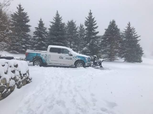 ReardenUSA's tweet photo. #SnoHub is expanding!
We are on boarding contractors in the Midwest, Colorado, and greater Washington D.C. area!
If you have a pick up and a plow and want to make extra money this winter, working as a #SnoHub contractor is the best way to do so!
Sign up on our app today! https://t.co/J6w8TycJ4E