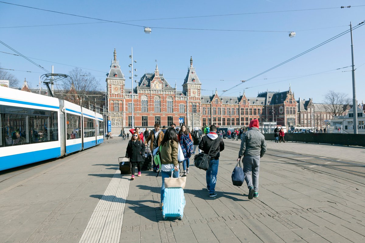 KHN's tweet photo. Europese steden pleiten net als #KHN voor plicht #Airbnb en #Wimdu om data van hun gebruikers te delen: https://t.co/j6GFGWU52R Goede zaak! #KHN #deeleconomie https://t.co/6IA8wCGuu4 https://t.co/GSNDdUThIC
