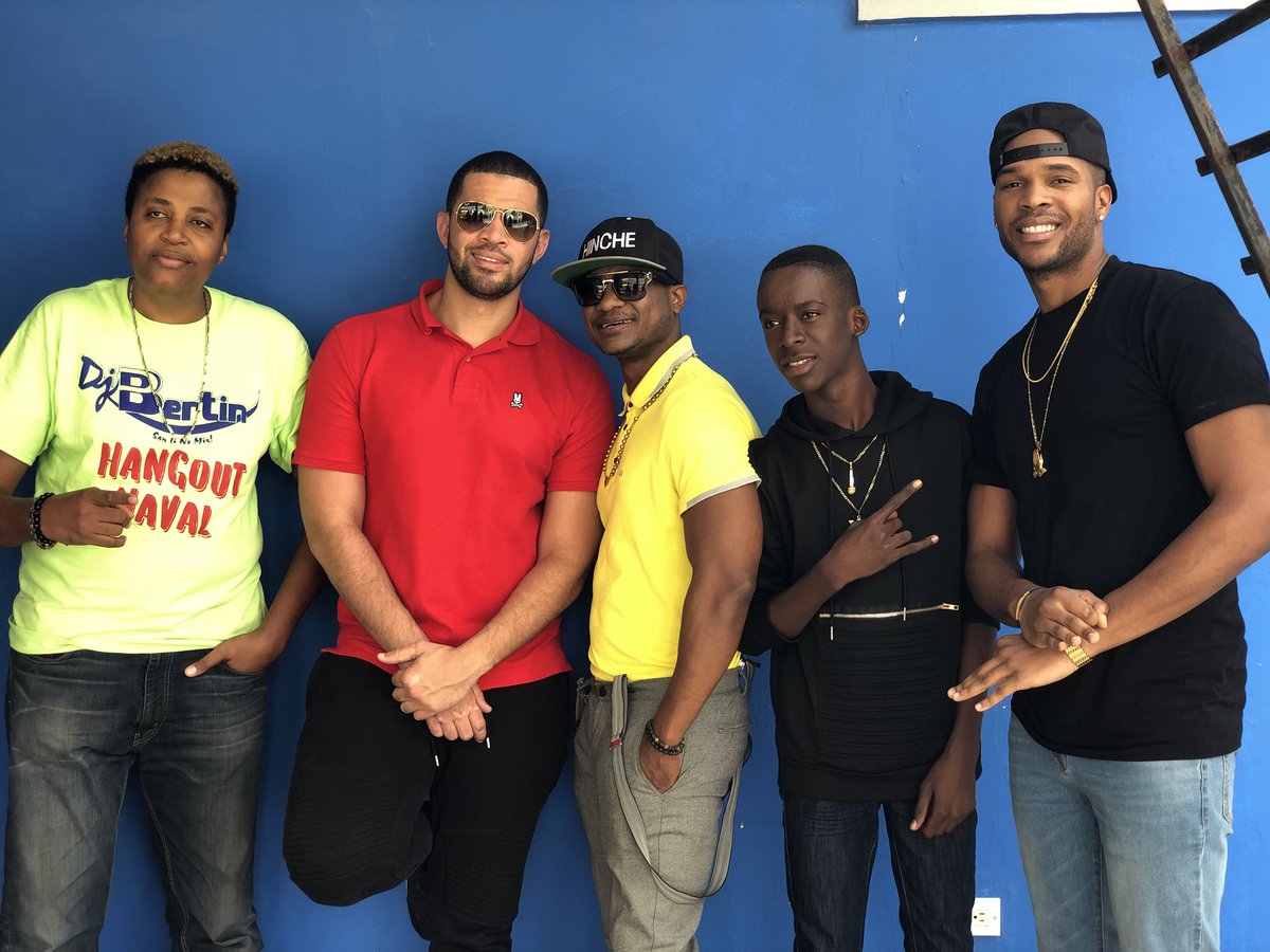 MedjyA_ENPOSIB's tweet photo. Nou te live ak @mikeonthamic sou Galaxie 104.5 fm!! #pabak #kanaval2018 @enposib @balalatet #BigO #kingposse @DjBertin1 https://t.co/hh9KUvN2NV