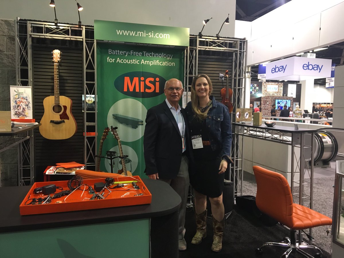 MiSiMySound's tweet photo. Lovely @VictoriaVox at our booth! #NAMMShow2018 #NAMM #NAMM2018 #music #uke #ukelady #artist #lovemusic #ukulele https://t.co/OmJm2VFXcM