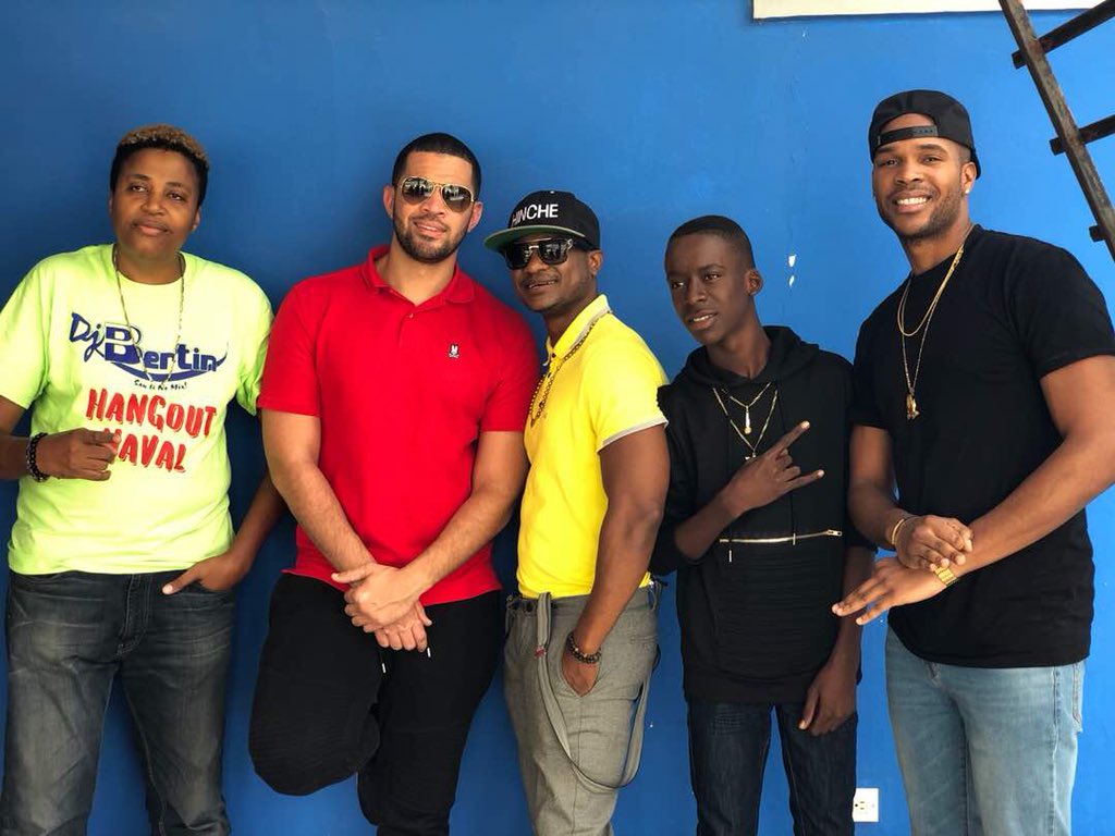 Enposib's tweet photo. Nou te live ak @mikeonthamic sou Galaxie 104.5 fm!! #pabak #kanaval2018 @balalatet #BigO #kingposse @DjBertin1 @AkaChacha0488 @MedjyA_ENPOSIB @timaestro5 https://t.co/MWxRGqzHrz