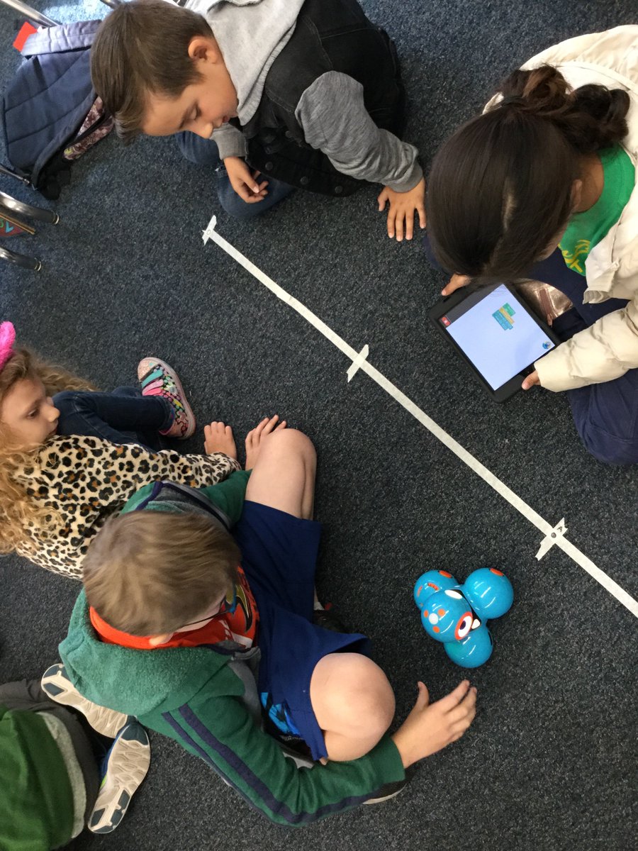 MrsHoffmanB2's tweet photo. So  fun watching third grade students work together to identify fractions on a number line while coding! #ghgators https://t.co/DLgcDY1W73