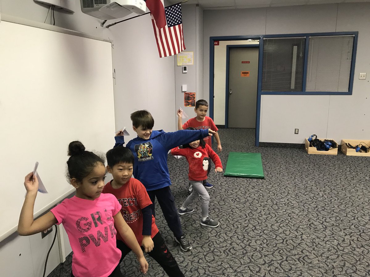 Paper airplane race!  #cfbworldrecord <a href="/KentCardinals/">KentElementary</a>