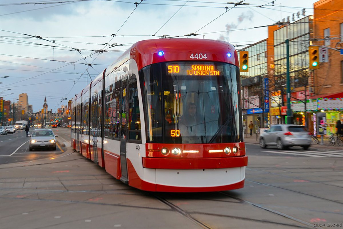 blogTO's tweet photo. Two-hour transfers are coming to the #TTC this year https://t.co/joY5b9h8Qp https://t.co/88Zbb5CTSo