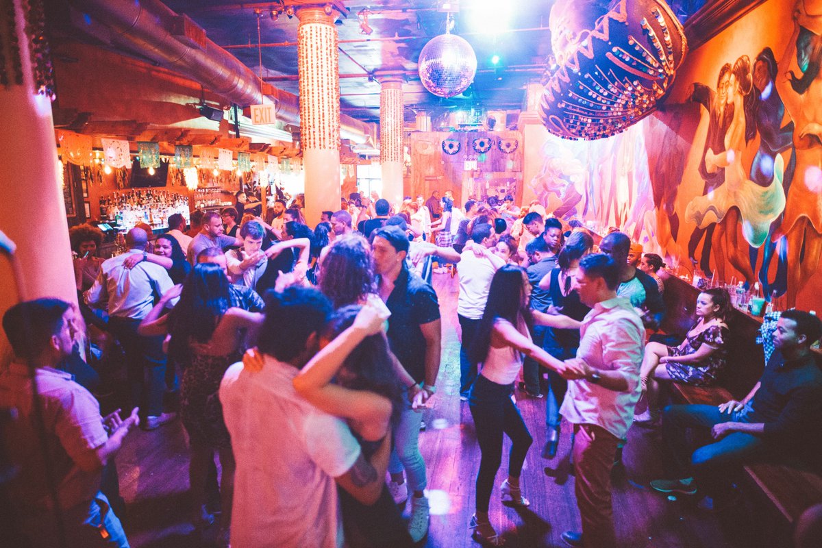 GyGnyc's tweet photo. We want to thank our friends at @guestofaguest for the love, naming us as one of the Top Best Spots to Party If You're Under 21! Pls note that we do check IDs and only allow 21 y/o and above once tables are turned &amp; dancing starts. #nyc #fridayfeeling
https://t.co/znBLArVgrD https://t.co/USAIYT3lyM