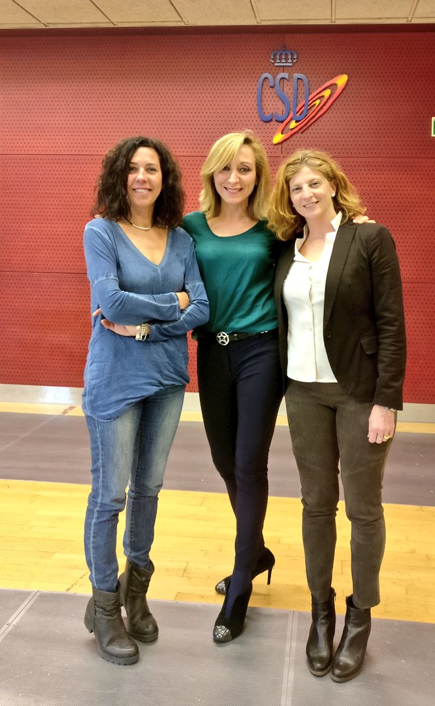 rfeesgrima's tweet photo. Hoy hemos reunido al equipo de Espada femenina que ganó el mundial de #Esgrima en Atenas en 1994. Rosa Castillejo, Carmen Ruiz, Cristina Vargas y Taemi Chapé. Muy pronto protagonistas del documental "Heroinas" de @myd_csd https://t.co/6lKfTEPaE5