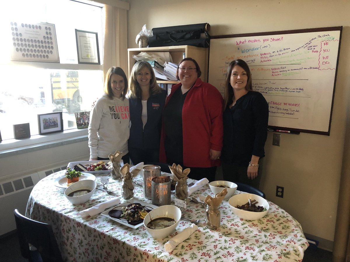 MsMarsh81's tweet image. Delayed Christmas gift! Yummy catered lunch for these 4! #devlins #sodeserving #smellssogood @GEDSB @vanleeli  @MsPenrice @mskroes @73B_Wilson @RyersonHeights @MsBsGR8s