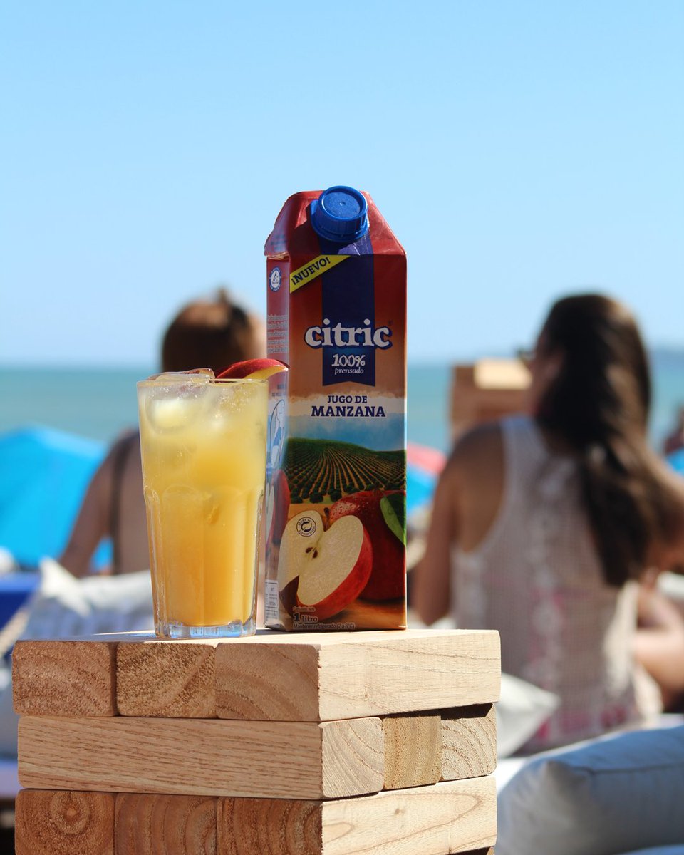 Hoy es un buen momento para desconectarse de todo y disfrutar esta vista con un verdadero jugo de Manzana #VeranoCitric 🌊 ⛱ 😎