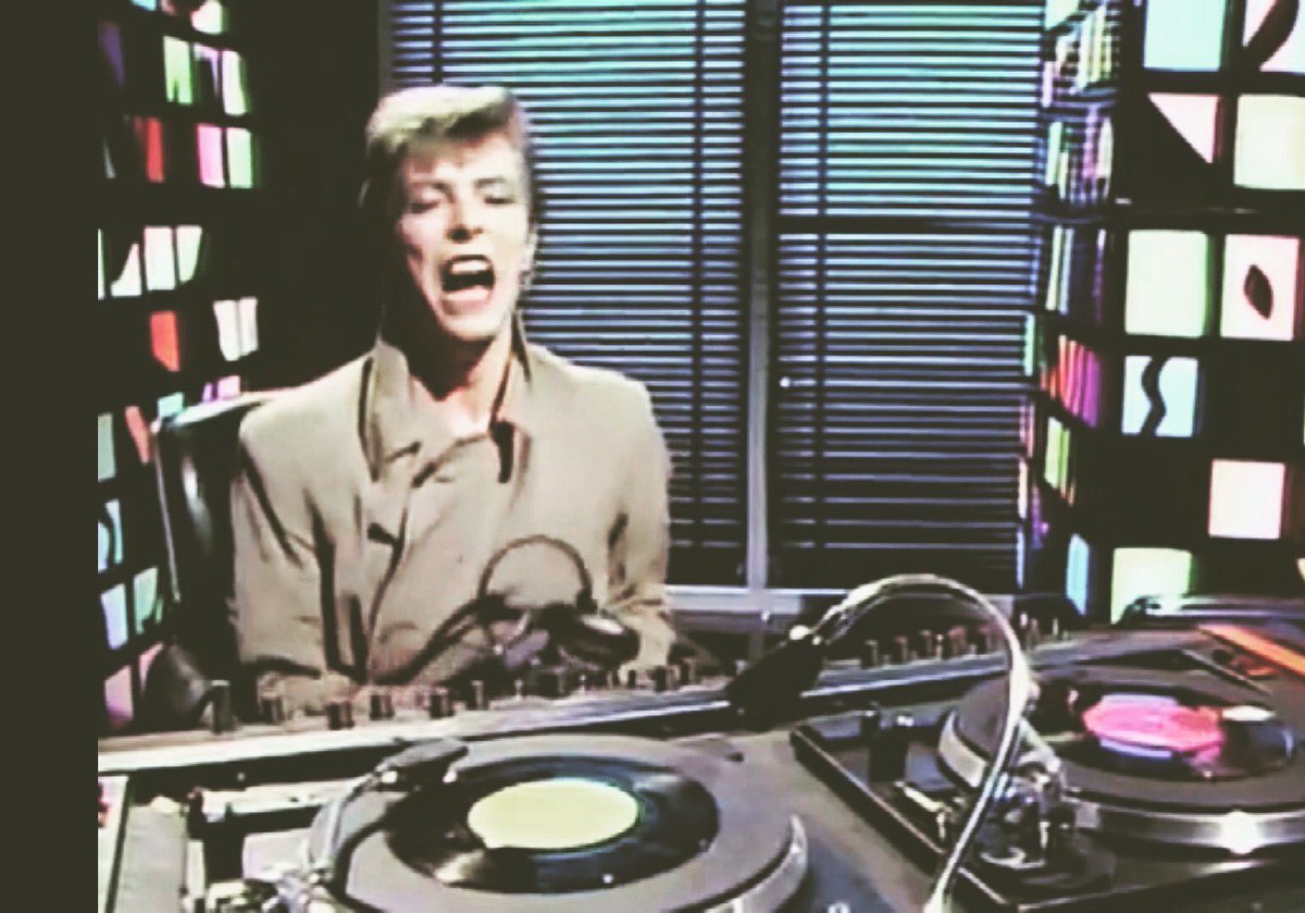 This could be you!! Apply to be a DJ this spring! Applications close January 30 

wrcu.fm/apply-now-2/