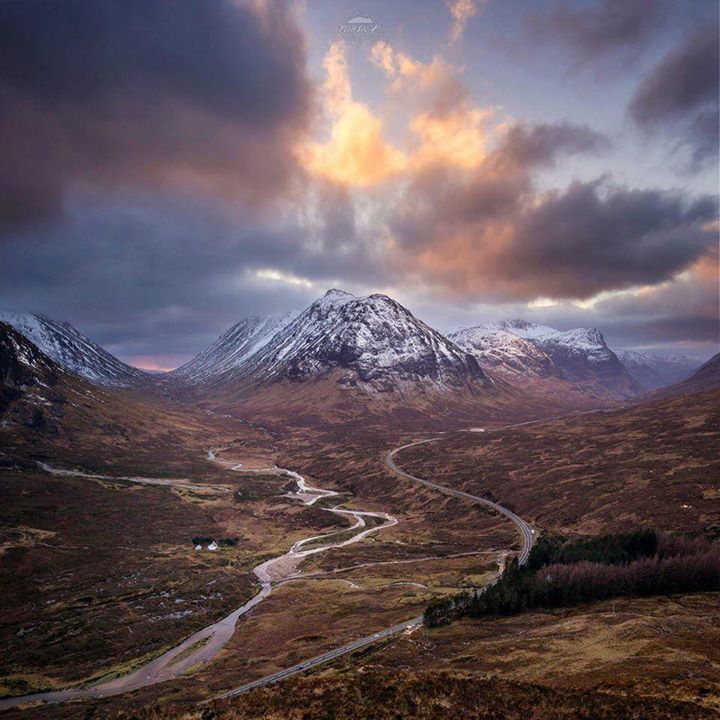The jaw-dropping Glen Coe! 👌 📷 FB/Robin K. Photography #Glencoe #Highlands