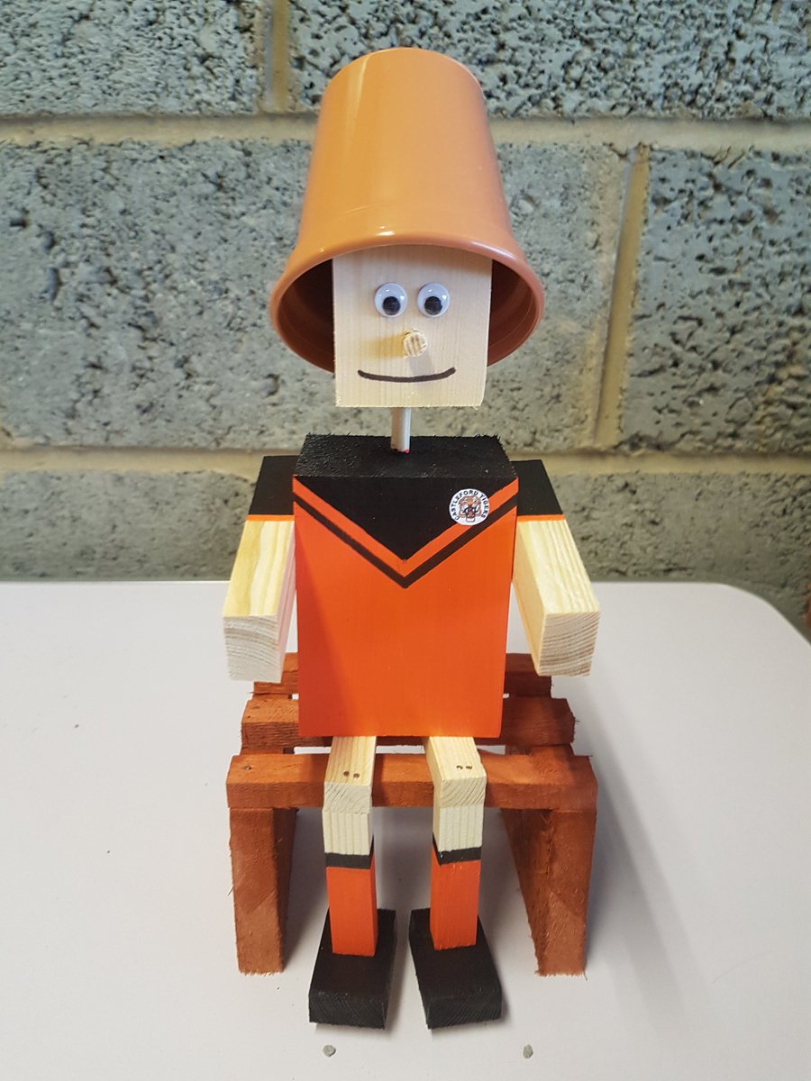 PlantPotmen's tweet photo. @PlantPotmen Plant Pot men in any Rugby teams colours 

£12 each + £3 postage. https://t.co/mktfLn8GEn